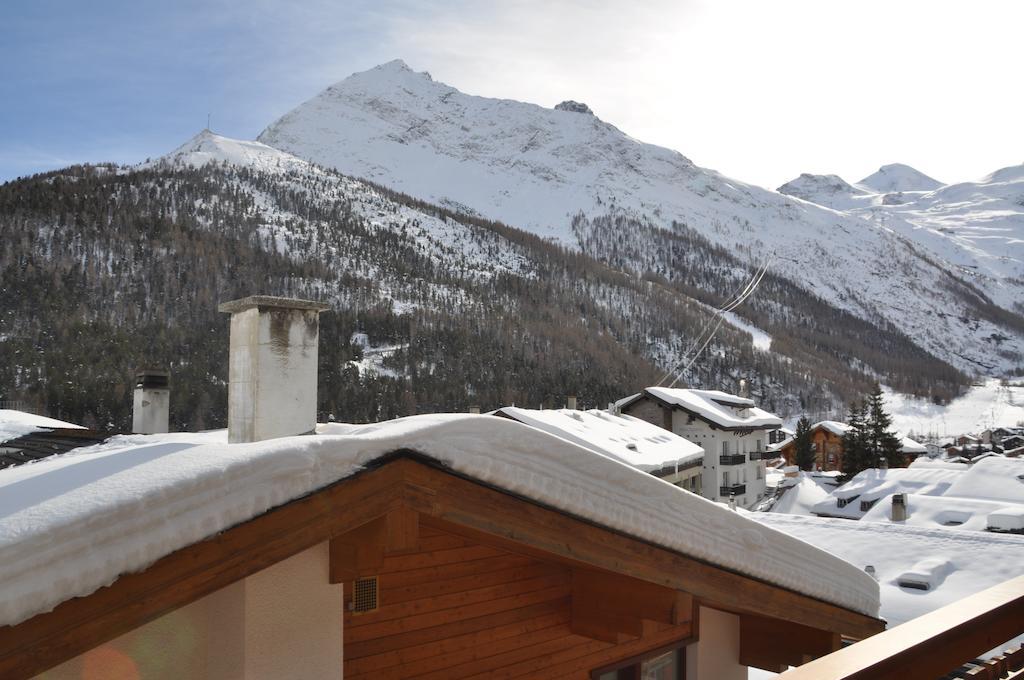 Apartmenthaus Holiday Saas Fee Eksteriør billede
