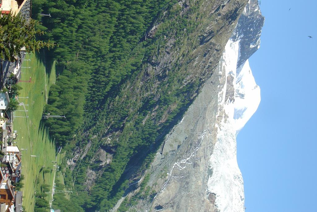 Apartmenthaus Holiday Saas Fee Værelse billede